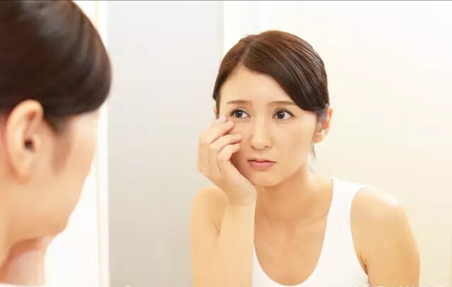 脸上能看出是妇科病吗,姐妹们脸上有各种肌肤问题