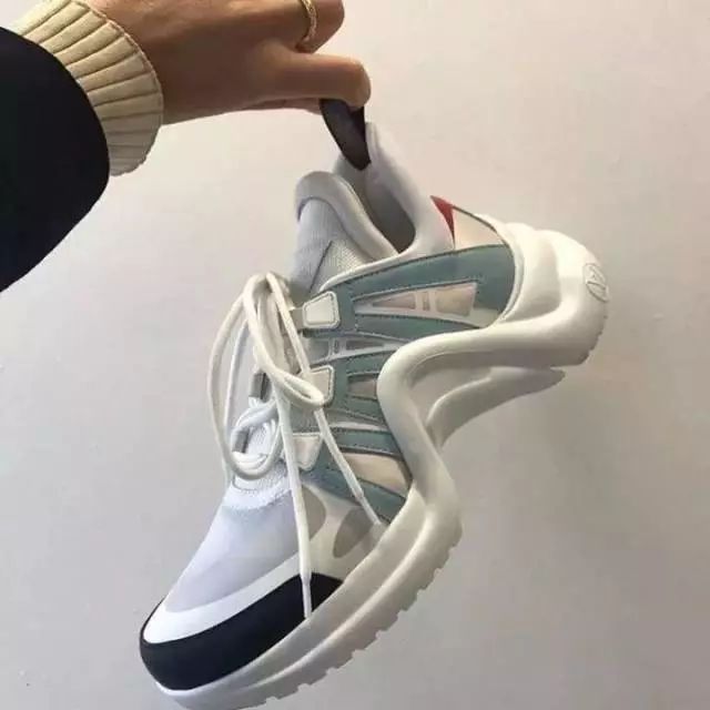 巴黎世家老爹鞋吐槽视频,巴黎世家老爹鞋triples纯黑新老款