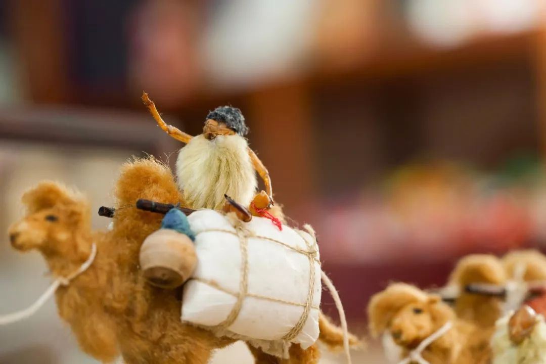 他拜师曹雪芹后人，将虫壳、玉兰变成立体漫画！