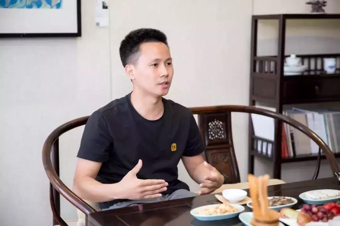 读懂社交电商，才能读懂这个帝国时代｜肖尚略对话胡文钦