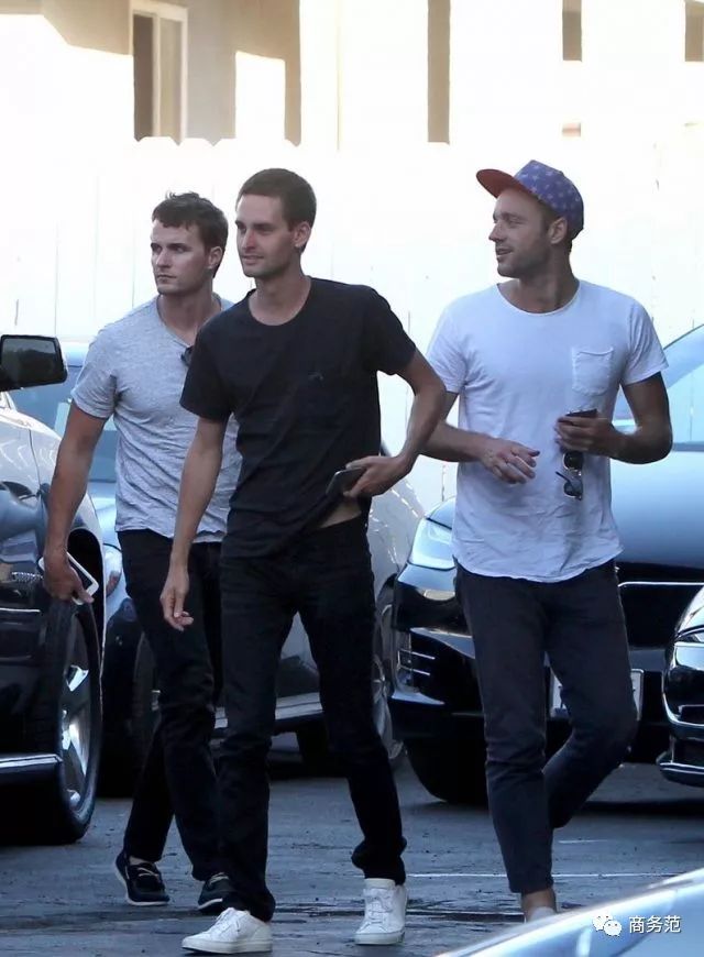 耐克扎克伯格同款跑鞋,扎克伯格nike