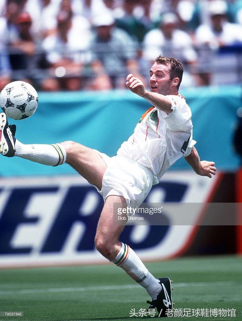 1970年世界杯足球鞋,2006世界杯猎鹰足球鞋