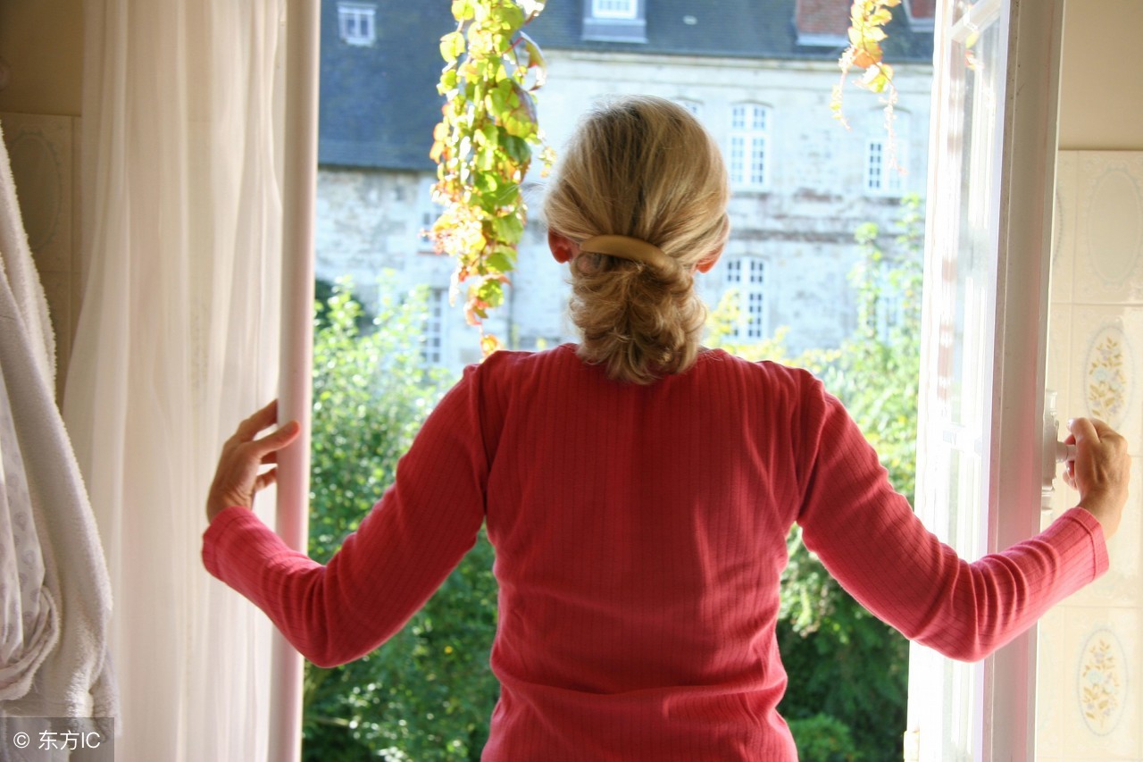 房子装修完能检查出有没有毒气,新房有刺鼻装修味能住吗