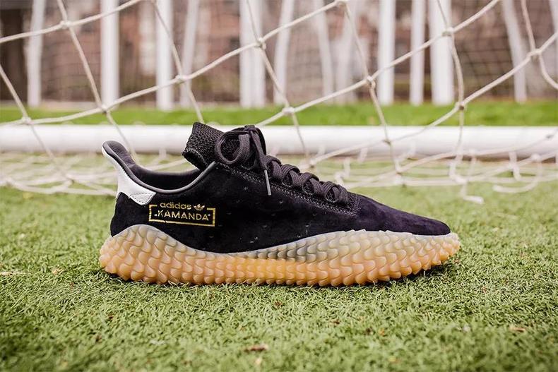 阿迪达斯复古鞋底,阿迪达斯鞋最大胆的设计