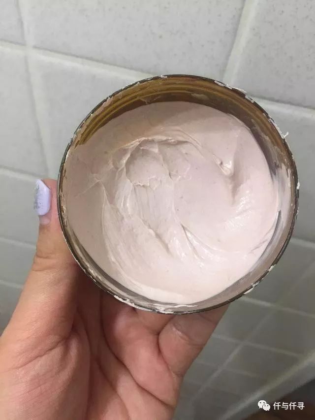 用完车祸女介绍的眼线同品牌粉底，要用9款泥膜做深层清洁才足够