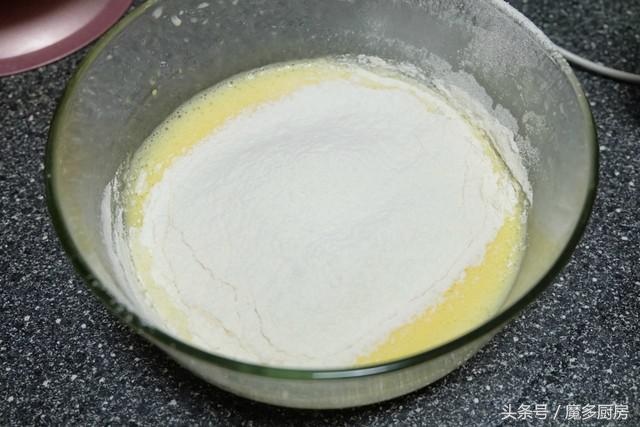 自己用烤箱做蛋糕奶油裱花,奶油蛋糕教程家庭版不用烤箱