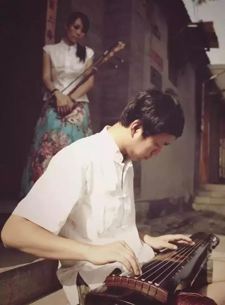 这座小城究竟有何神秘之处，竟然征服了80后最强大脑“水哥”