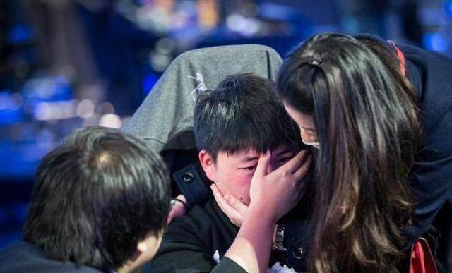 泪目uzi重回赛场,uzi最后后悔的一场比赛