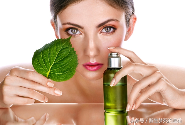 脸上斑点瑕疵怎么去除,油点溅到脸上留下黑斑点怎么处理