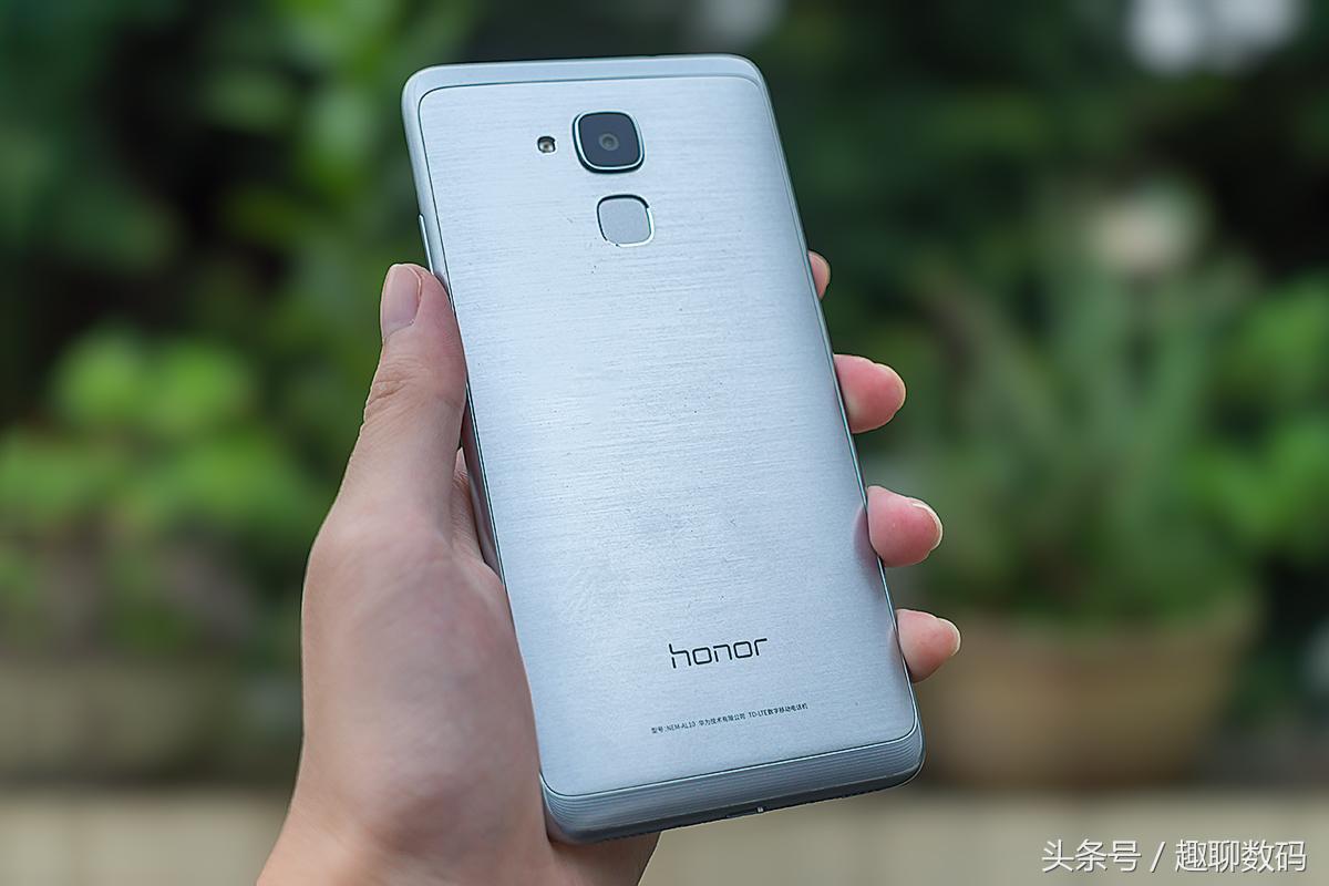 荣耀畅玩5c更换屏幕视频,荣耀畅玩5c屏幕总成更换教程