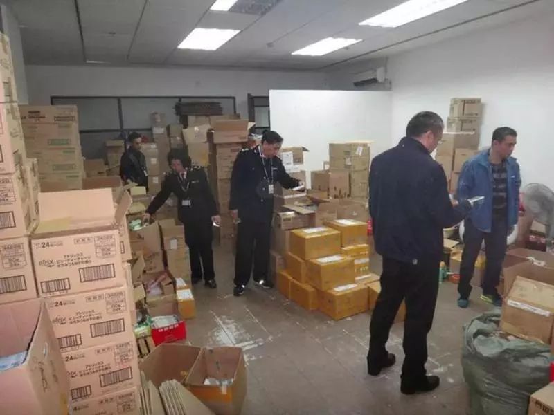 深圳查出大量假化妆品,深圳警方查获假冒化妆品