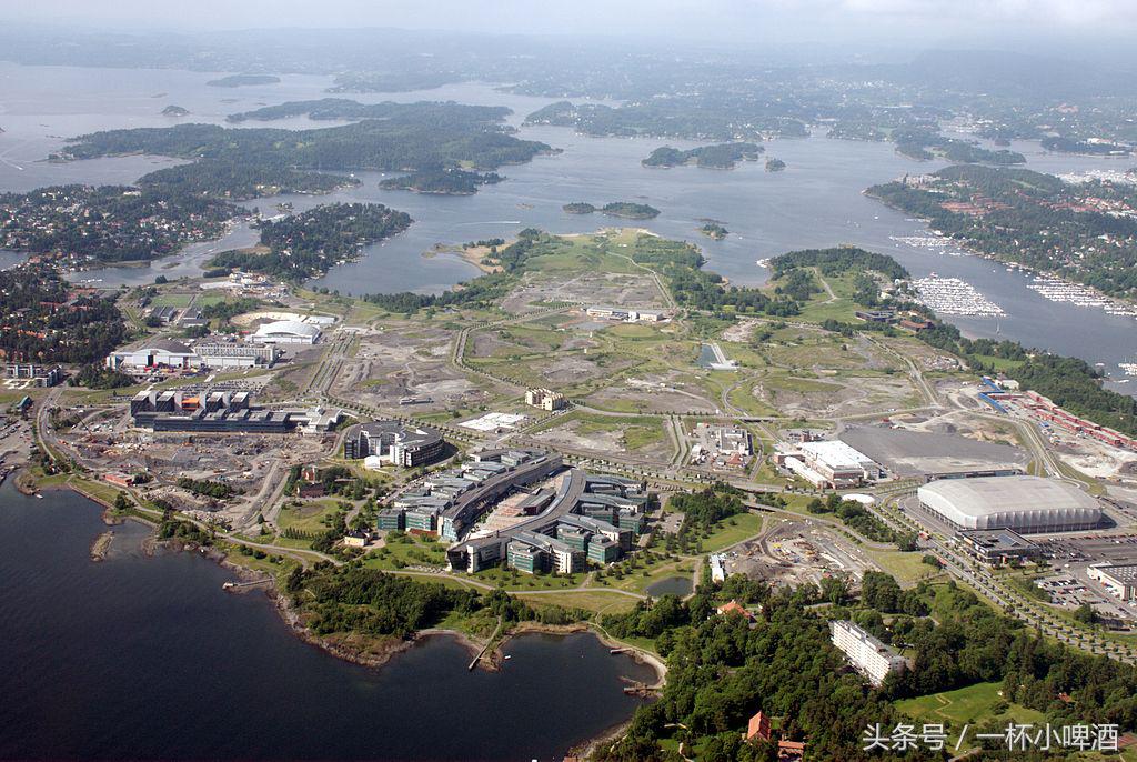 挪威绝美足球场,挪威诺夫顿岛球场