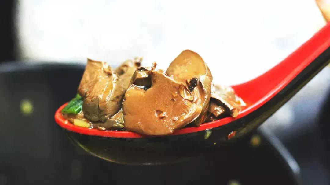 结婚12年，台湾夫妻在厦大旁开了家“黑”店，专治小确丧……