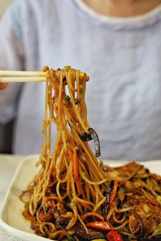 柳州螺蛳粉小城记忆,一碗螺蛳粉来一座城