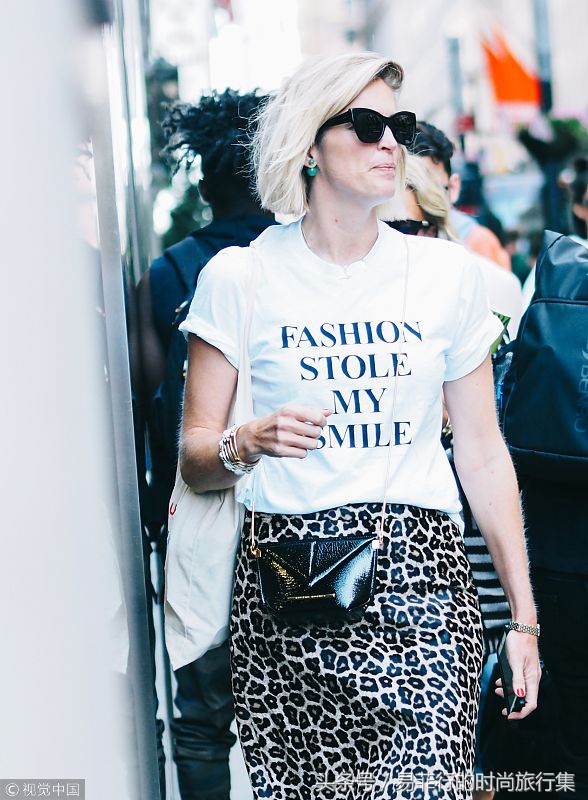 漂亮无关乎年纪，阿姨也能打扮出春天，学会搭配你也是时尚博主