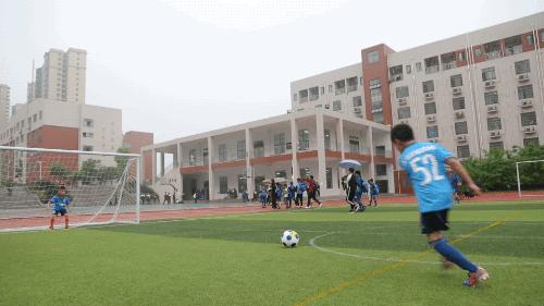 为孩子种下足球的梦想,作为家长一定要支持孩子足球梦