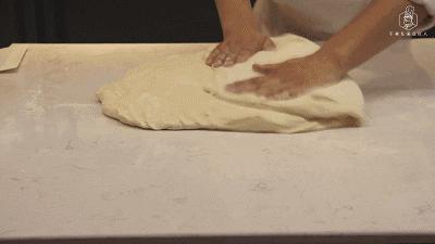 高水面团怎么揉,教你怎么揉面团