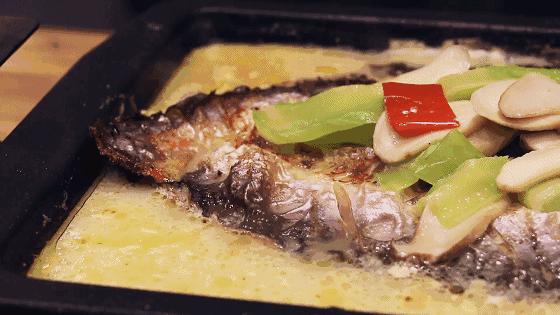 穿梭于苏城的猫大侠，举着鱼票正到处找你！