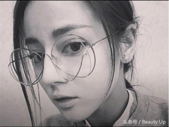 时尚又显年轻的眼镜框子,洋气时尚高颜值显脸小眼镜