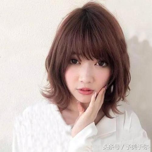 适合长脸大脸女生的短发型,长脸女生适合的发型短发合集