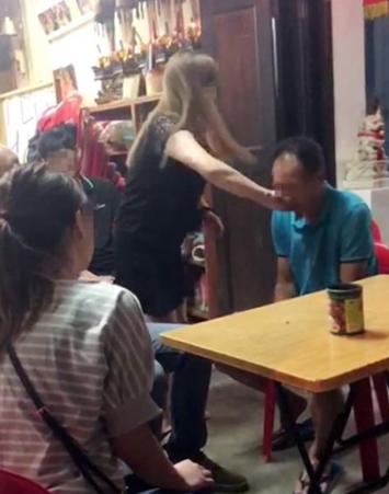 新加坡恶劣事件,新加坡行凶事件