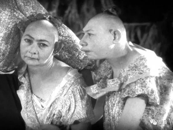 我看了场大尺度畸形人体秀，从此再也没睡过安稳觉！