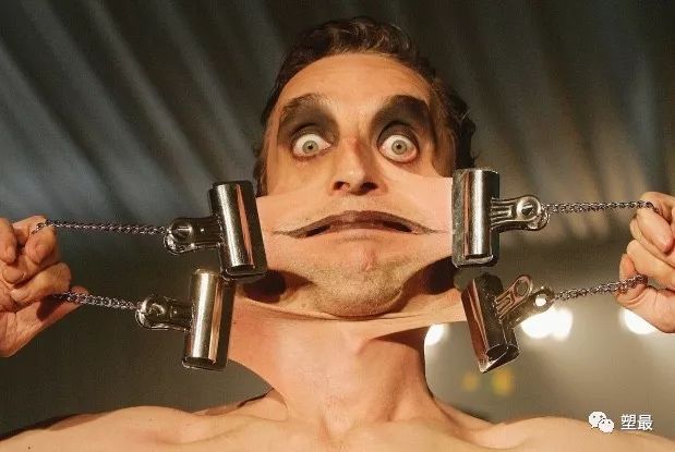 我看了场大尺度畸形人体秀，从此再也没睡过安稳觉！