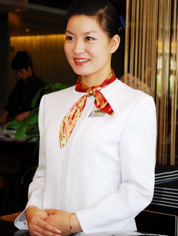 餐厅服务员如何去要好评,餐厅服务员怎么服务好客人