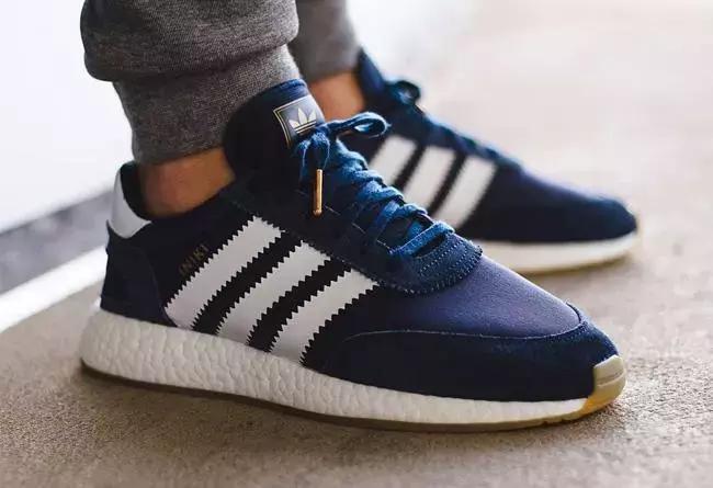 现在社会人的标配，都是脚踩爆米花了？