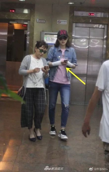 熊黛林产后10天效果,熊黛林产后的身材简直理想状态