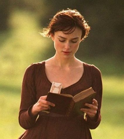 她是一个平胸的女子,她是一个平胸女子