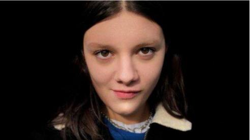 iphonex是不是第一个刘海屏,iphonex设计放到现在还不淘汰