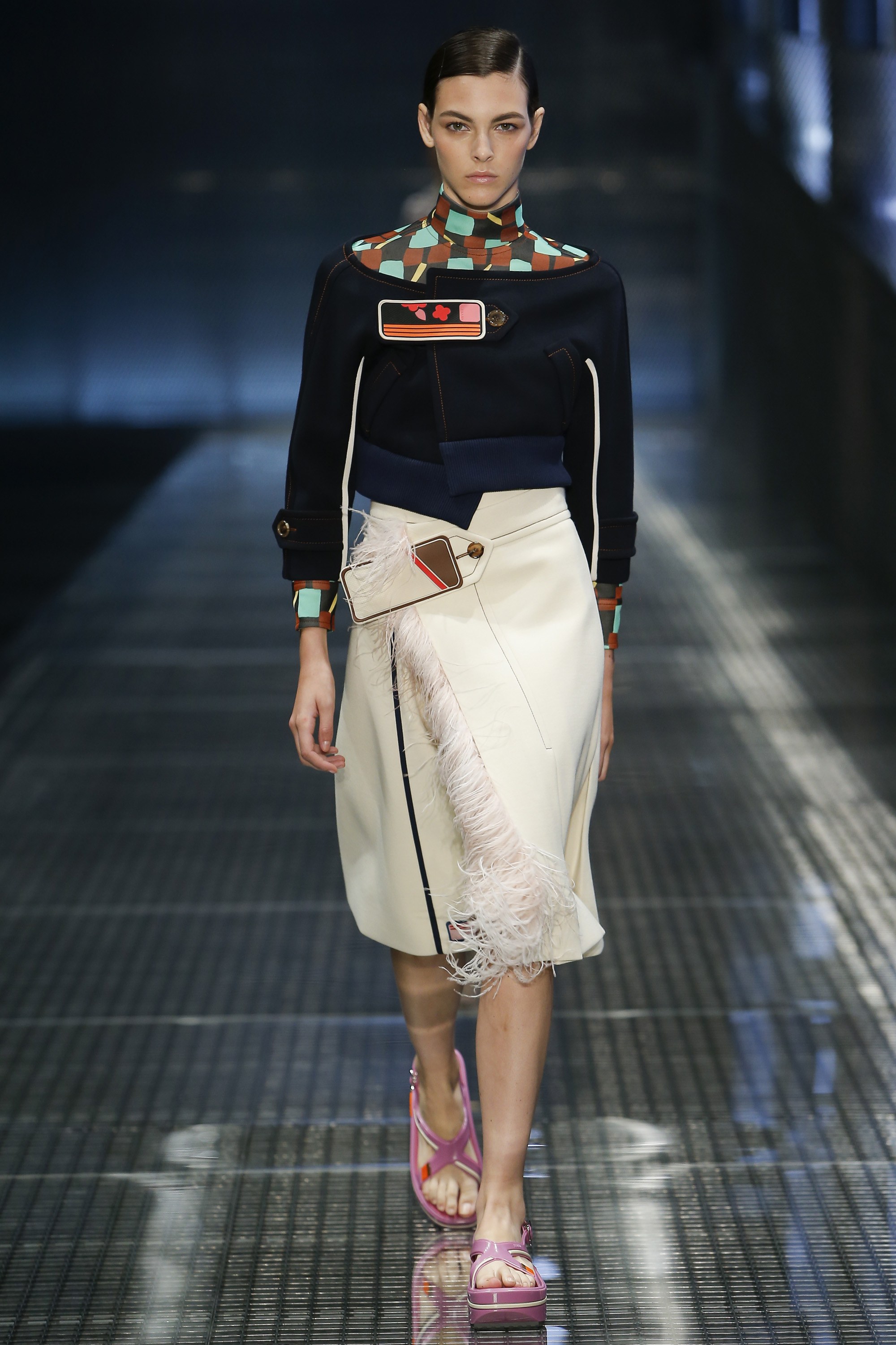 腰带系法时尚修身显瘦,时尚腰带宽的显腰细吗