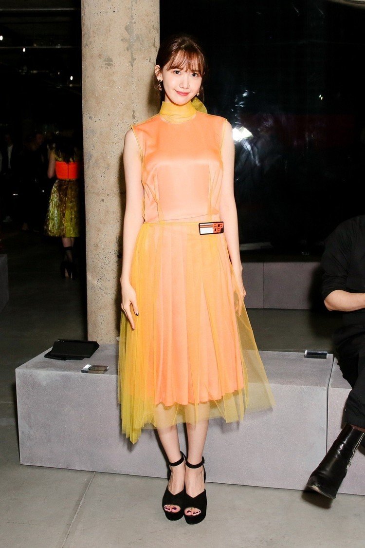 韩国女星大秀,韩国女星润娥