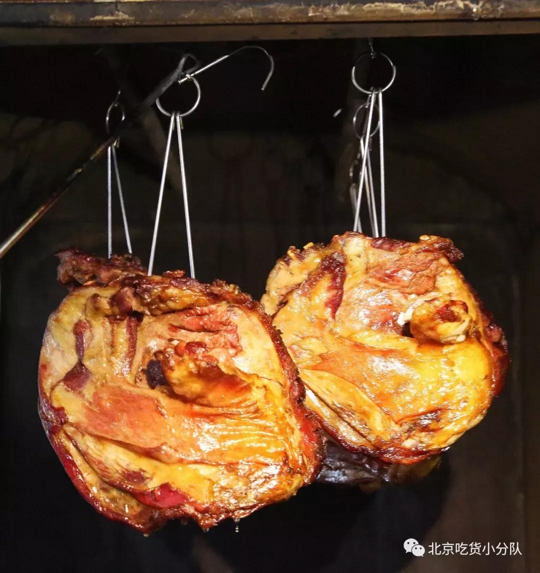 小奶桶烤肉，坐帐篷里吃