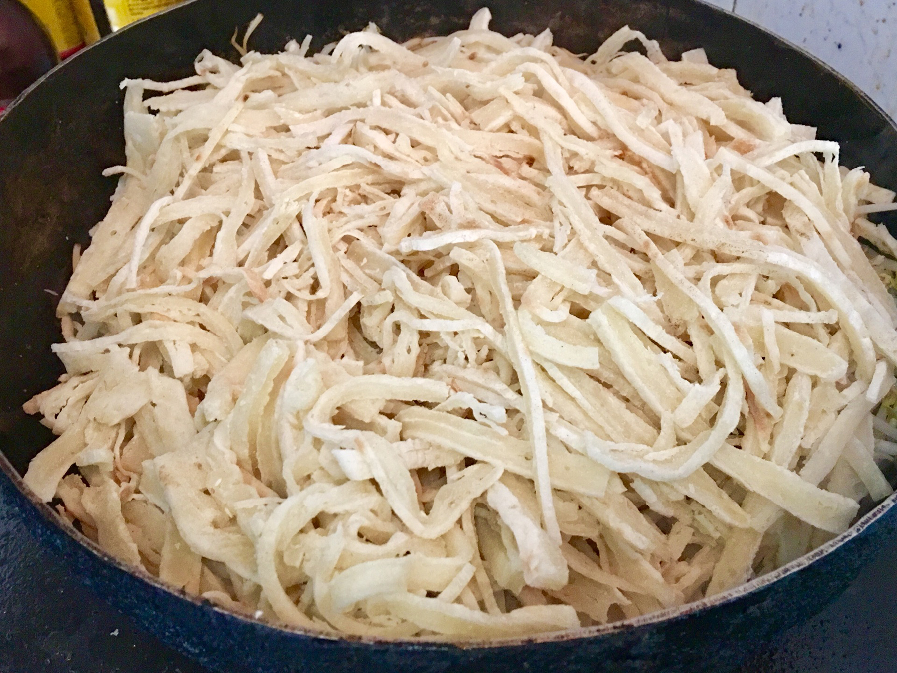 怎样焖饼不糊锅,圆白菜焖饼咋样不糊锅