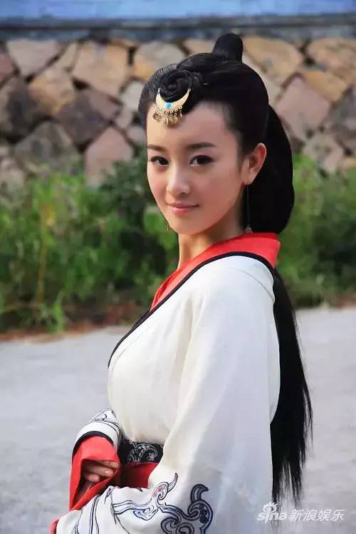 Z姓女明星回应整容却被扒出“小三”旧事,还与“正室”互撕?