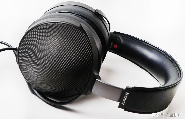 目前最贵入耳式耳机,世界上最贵的耳机品牌十大排名