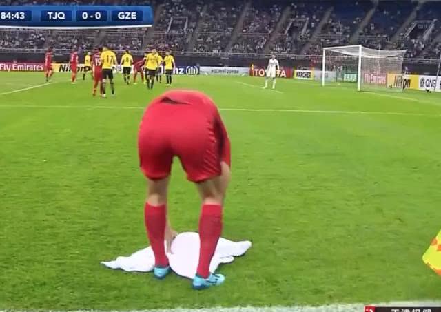 权健抢毛巾,抢毛巾大战