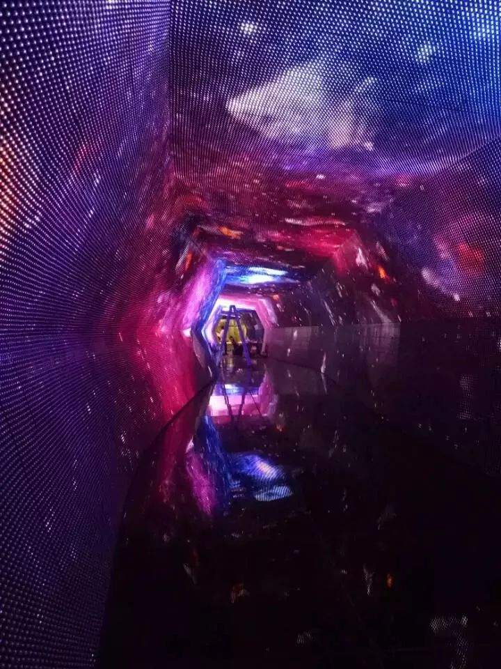美！梦幻时光隧道惊现广州，穿越星际不是梦，重点还免费！