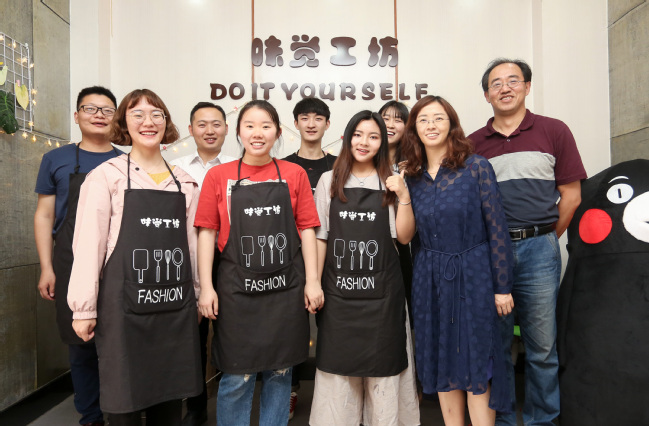 武汉大学生互联网创新创业项目,大学生创新创业餐饮奶茶店视频