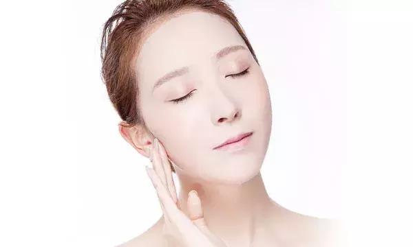 蔻皙，你的雀斑是“内因因素”还是“外因因素”？