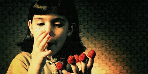 如何让宝宝不吸手指,孩子吸手指怎么戒掉