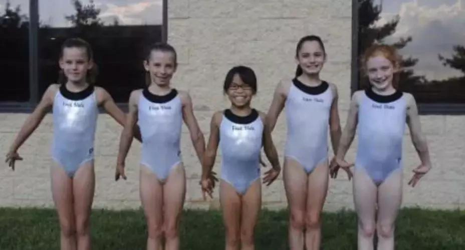 如果你的孩子身高1米37,龅牙,你还会倾其所有养育她吗?