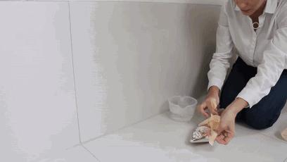 她在裙子上放了一枚硬币，结果个个都学她，原来还能这样用！