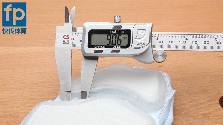 中底材料哪个最强,中底缓震好的球鞋