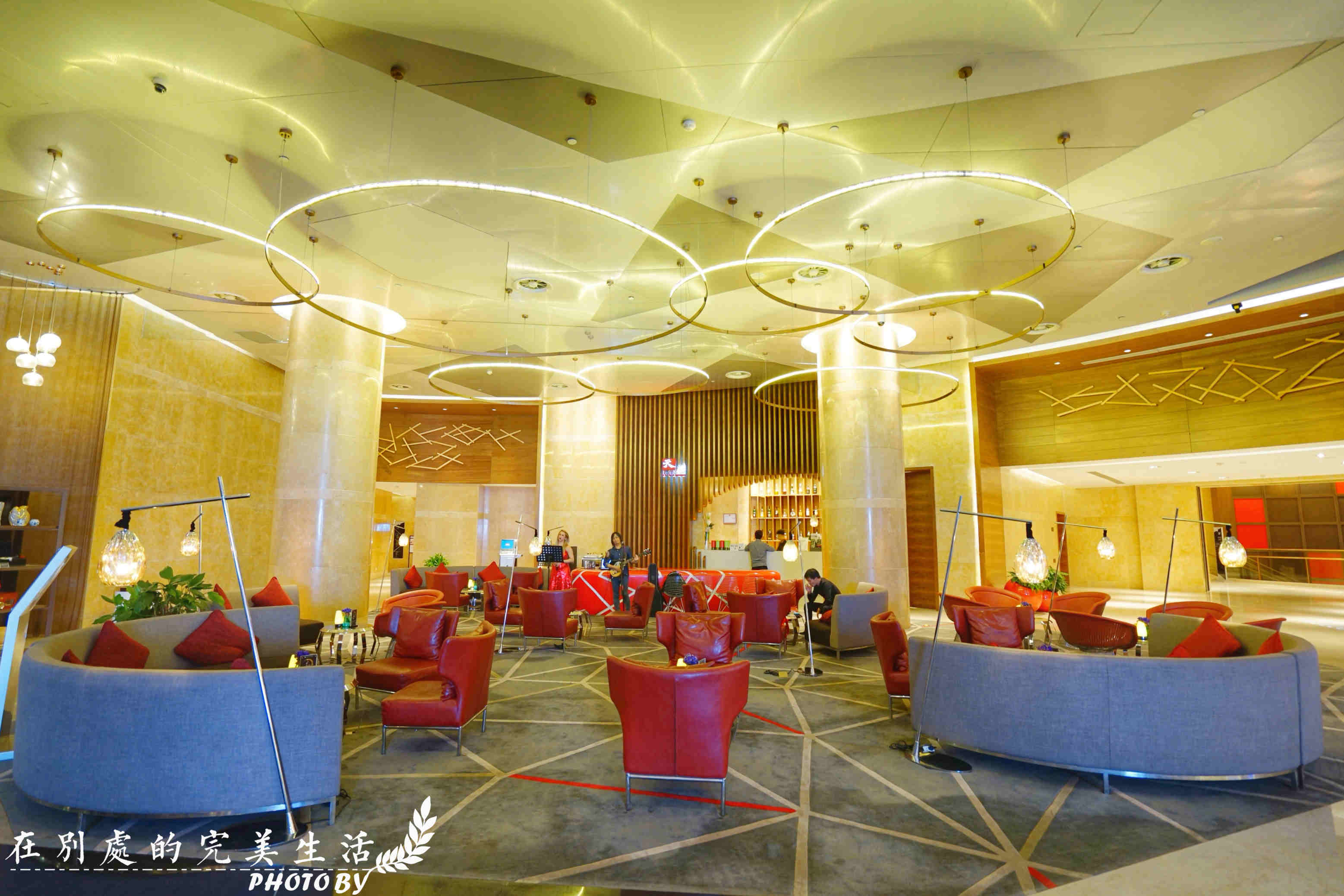 机场单人酒店可以睡两个人吗,机场酒店为何便宜