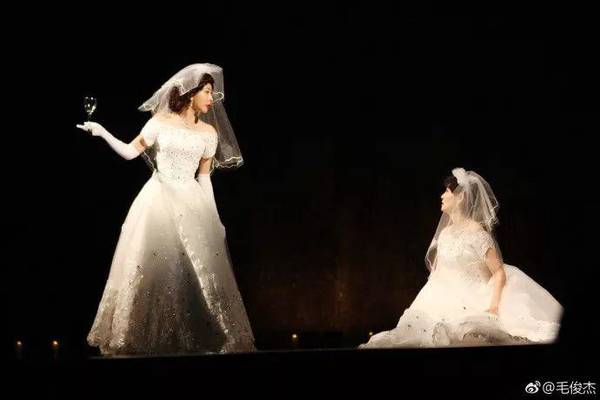 胸大无脑，嗲精附身，演坏女人成名的她居然还“真空照”上热搜了