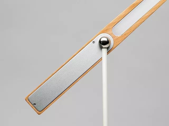 这才是护眼灯该有的样子,又高又大的护眼灯