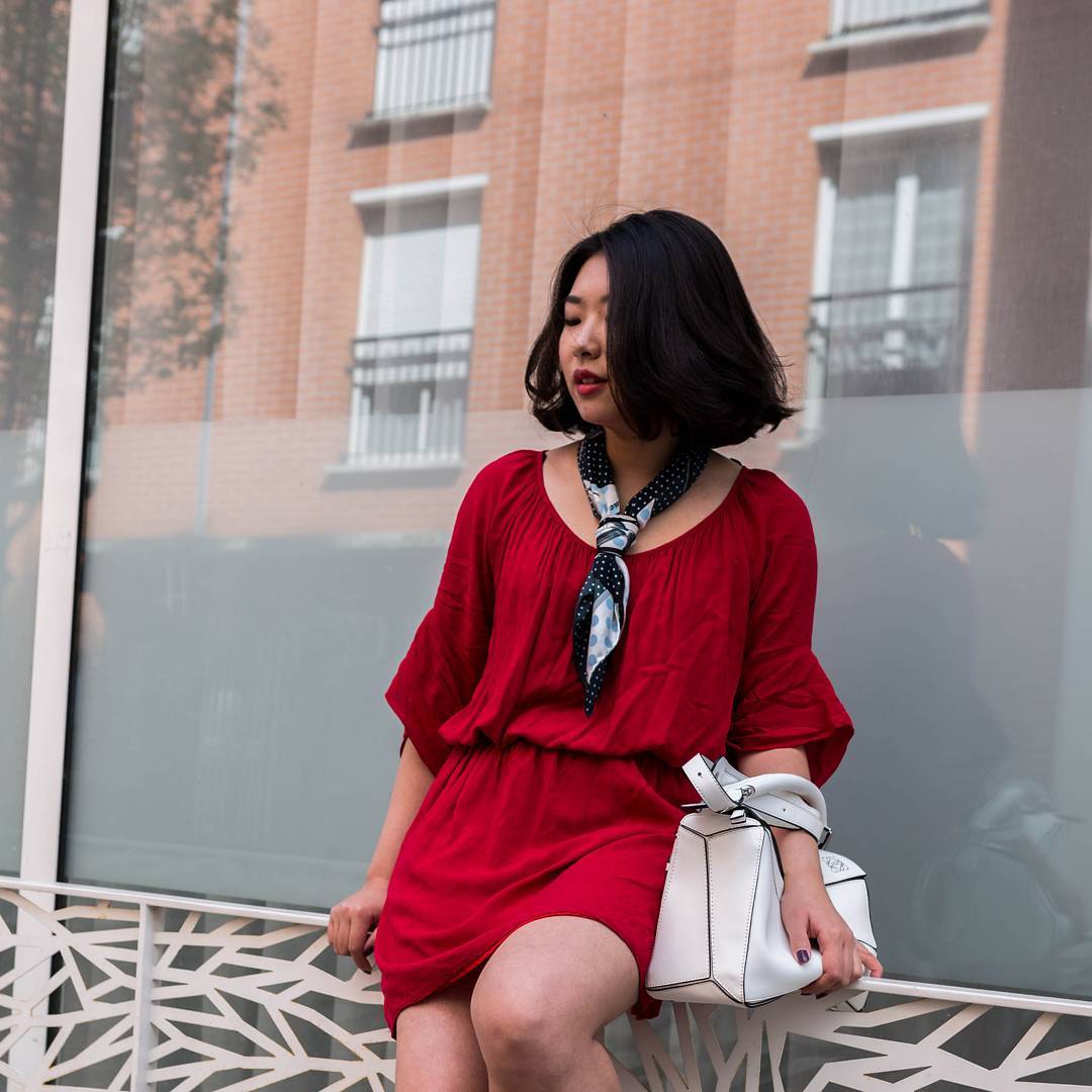 丝巾原来还可以这么系,丝巾能系在腰上吗